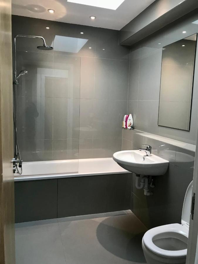 2 Bedroom 2 Bathroom Apartment 8 Including Free Parking Bromley Buitenkant foto